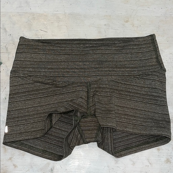 NOBULL Pants - No bull Heather green work out shorts | size XS